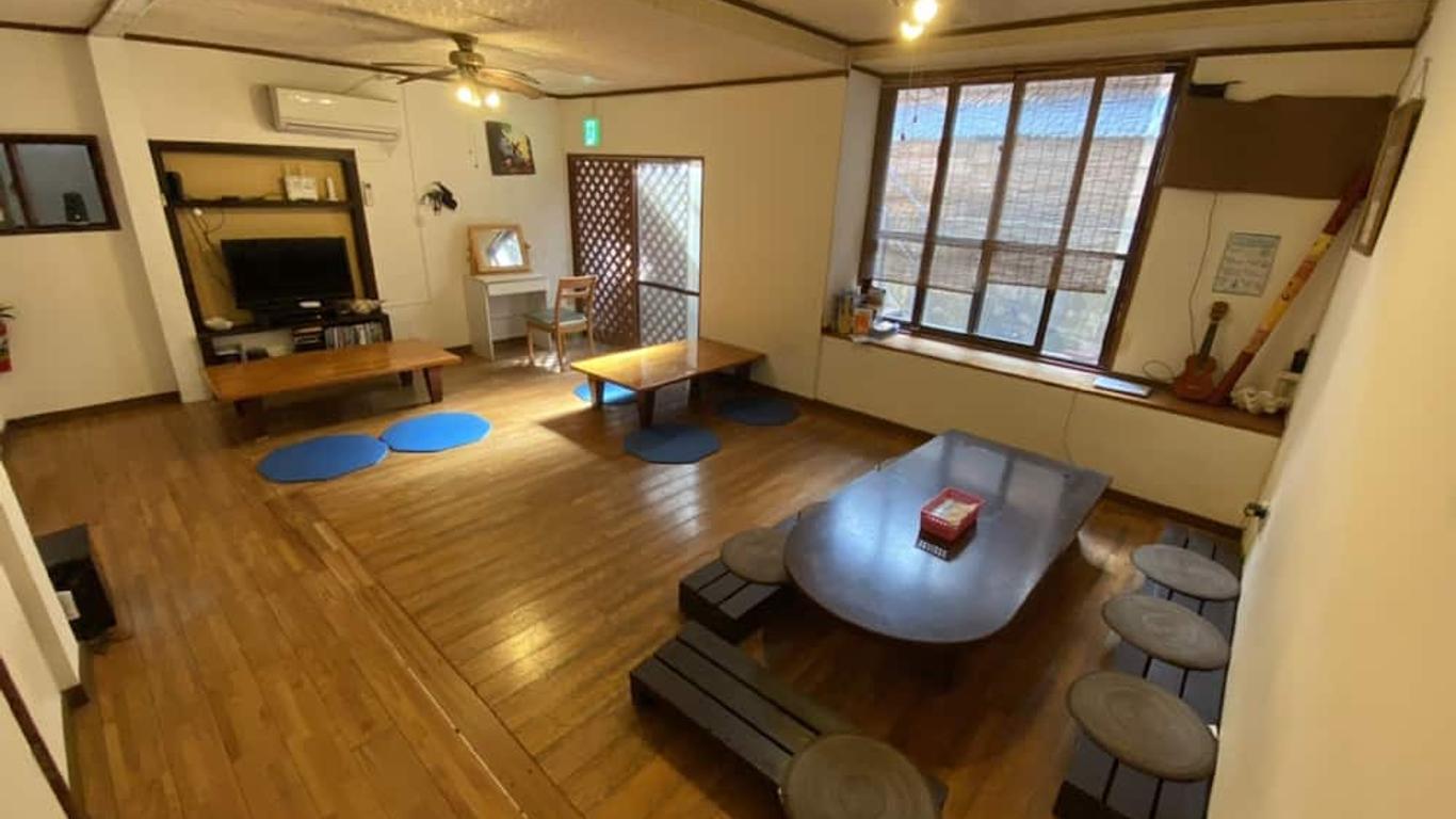 جيست هاوس بايز أوكيناوا - دار ضيافة