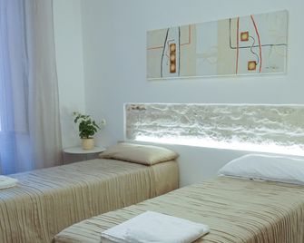 Dimora Elizabeth II - Modugno - Slaapkamer