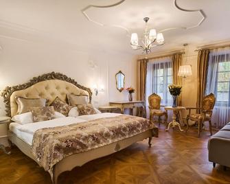 Spa Beerland Chateaux - At Golden Pear - Praga - Camera da letto