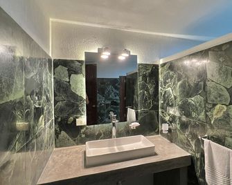 Hotel Citadin Z10 - Ciudad de Guatemala - Baño