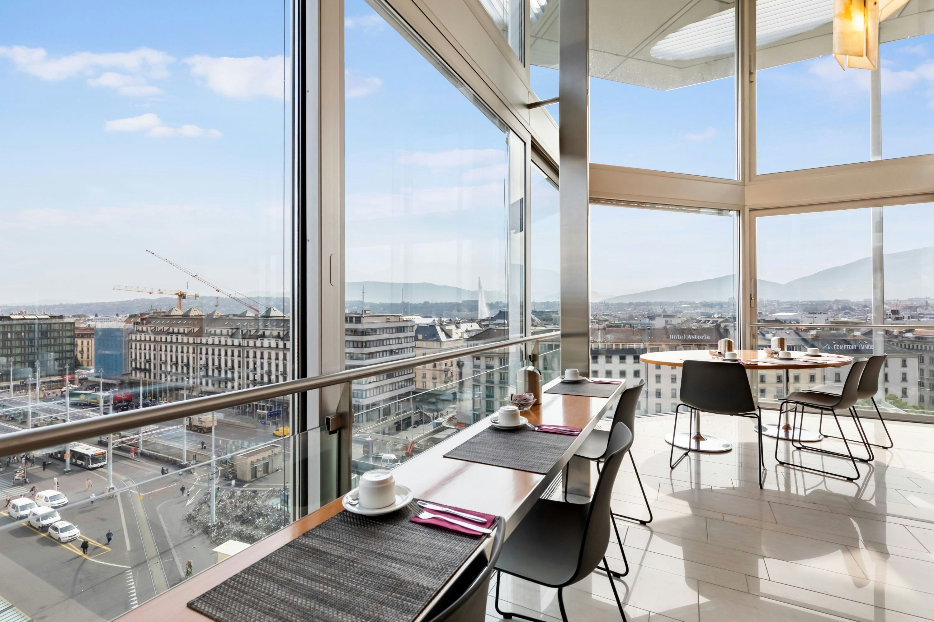 هوتل كورنافين - جنيف - شرفة