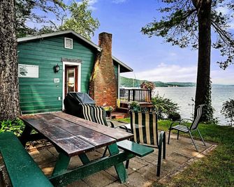 Winnipesaukee Lakefront Cabin w/ Private Dock Slip - Laconia - Patio