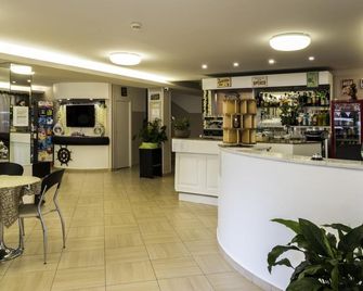My Hotel Cesenatico - Cesenatico - Bar