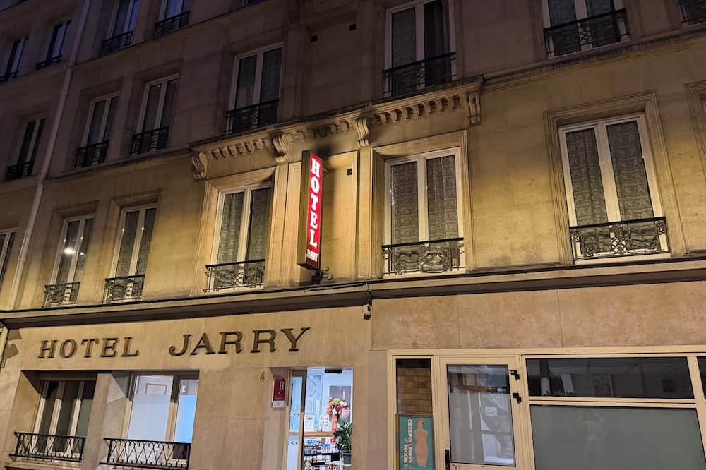 فندق جاري كونفور