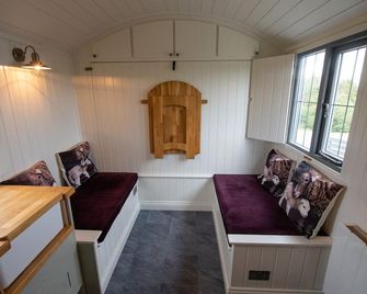 Shepherds Hut - Colbost - Living room