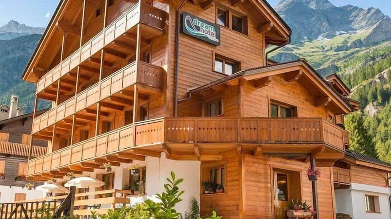 Dream Hotel