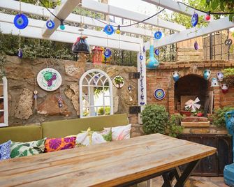 Ebruli Otel - Bozcaada - Veranda