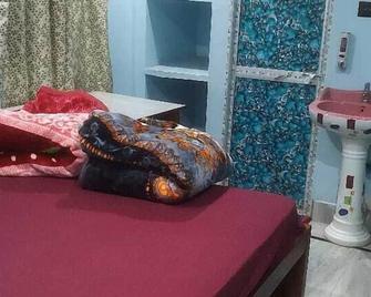 Ashish Palace & Rest House By Grb - Bhāgalpur - Bedroom