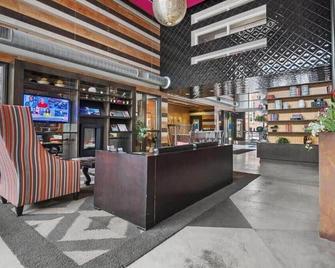 CozySuites Mill District with pool, gym # 10 - Minneapolis