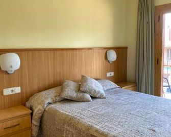 Hostal Alt Llobregat - Castellar de Nuch - Habitación