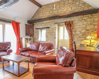 Forge Cottage - Gainsborough - Living room