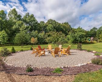 Majestic Views Private Guest Suite - Pine Bush - Patio