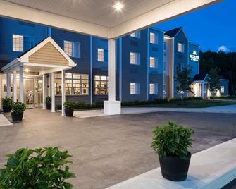 Microtel Inn & Suites by Wyndham Windham - Windham - Edificio