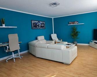 Monteurwohnung Northeim App2 Sky Terrasse High End - Northeim - Stue