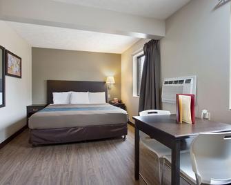 Red Lion Inn & Suites Olathe Kansas City - Olathe - Schlafzimmer