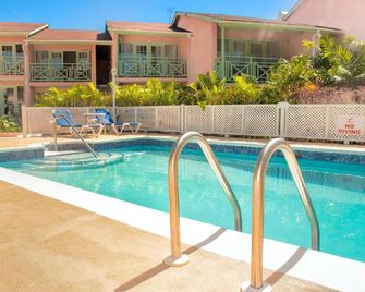 Halcyon Palm - Saint James - Pool