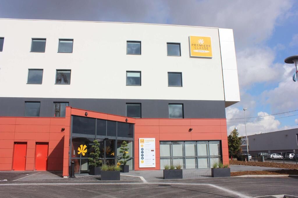 بريميير كلاس أوبيراني سنتر جير - اوبرنيه - مبنى