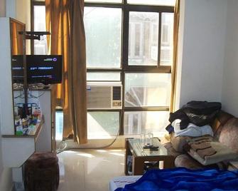 Hotel Delhi Regency - New Delhi - Olohuone