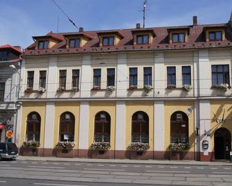 Hotel Max Simek - Ostrava - Bygning