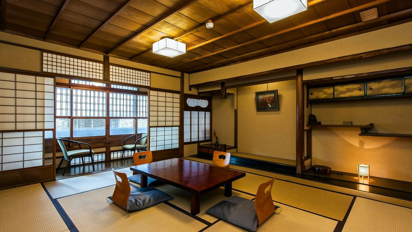 Izuyasu Traditional Kyoto Inn Serving Kyoto Cuisine