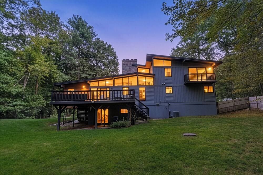 Mid-Century Modern x Bohemian Home