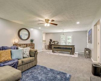 Ping-Pong And Pool Table Peaceful Stonec - Lithonia - Soggiorno