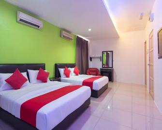 Mines Cempaka Budget Hotel - Kampung Baharu Nilai - Спальня