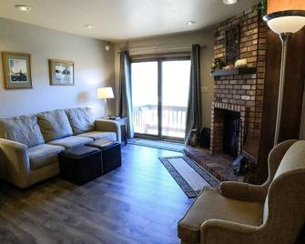 Epic Mountain Views! 2 Miles North of Purgatory! Heated Pool ! - Rico - Sala de estar