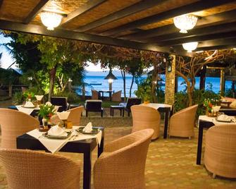 Dolphin House Resort Moalboal - Moalboal - Ресторан