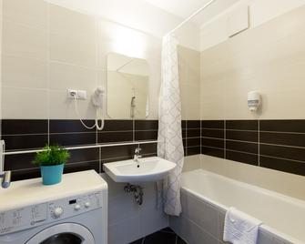 Sun Resort Apartments - Budapest - Bathroom