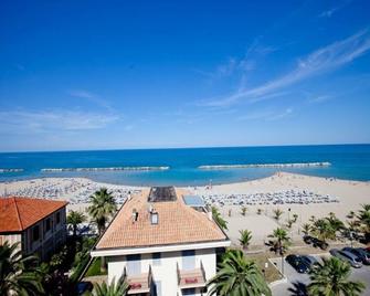 Hotel Canguro - San Benedetto del Tronto - Beach