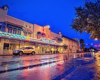 Private Studio Retreat in Vero Beach with Garden View - Vero Beach