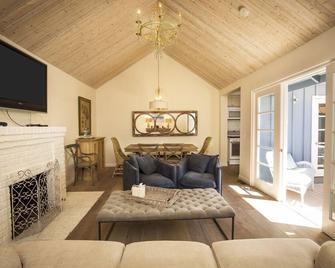 La Casa del Camino - Laguna Beach - Living room