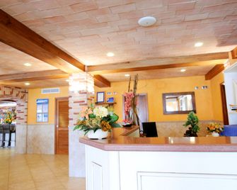 Apartamentos Maribel - Ciutadella de Menorca - Recepcja