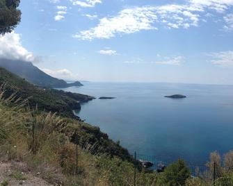 Attico In Condivisione, Con Il Solo Uso DI Camere Con Bagno+ Terrazzo Vista Mare - Maratea - Playa