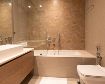 Amazing 1BR BeachFront Apt, Marassi Shores, near Marassi galleria & Vida Resort - Manama