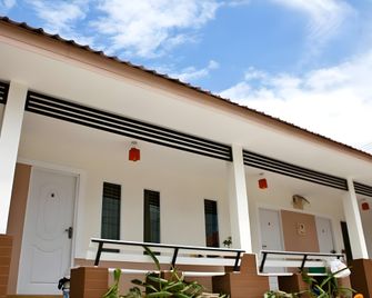 Sailom Premium Resort - เดชอุดม - อาคาร