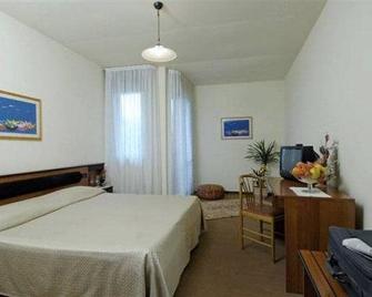 Albergo Ristorante Cicin - Casale Corte Cerro - Спальня