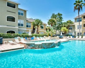 Avalon - Pool View In A Modern Condo - Feel At Home And Enjoy Your Stay - Clearwater - Pool