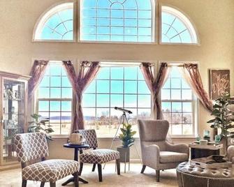 Change Environment To New Home Mountain View - Charles Town - Lounge