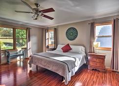 Tranquil 6-Acre Escape with Hot Tub and Mtn Views! - Swannanoa - Bedroom