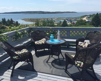 Gillies by the Sea Apartment and Suite - Port Hood - Balcony