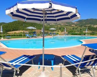 Agriturismo Ca Serrantonio - Urbania - Zwembad