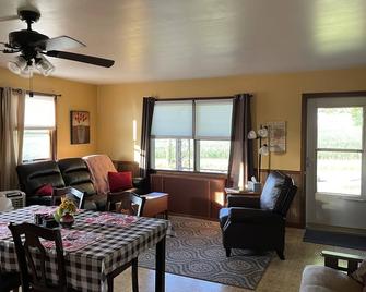 Scenic View Lodging ~ A Country Suite with Country Charm. - Gap - Sala de estar
