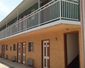 Value Inn - Los Angeles - Edificio