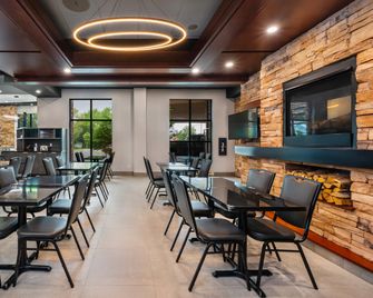 Quality Inn & Suites - Lévis - Restaurang