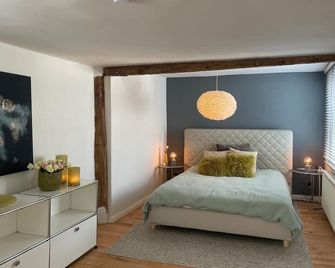 Rosehill Cottage 1699 - Stilvolles Hideaway, Berge & See - Eibelshausen - Bedroom