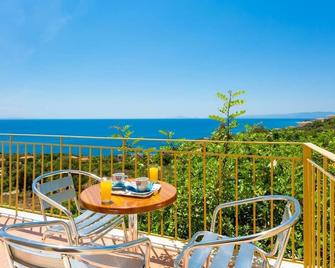 Villa With Private Swimming Pool And Breathtaking Seaviews - Skala - Balkon