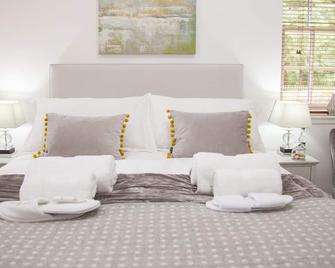 The Gardener's Cottage - Dunblane - Bedroom