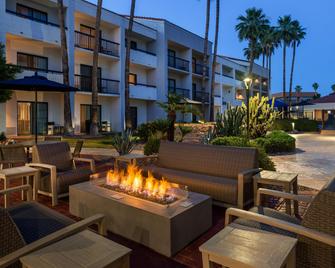 Courtyard by Marriott Phoenix North - Phoenix - Patio